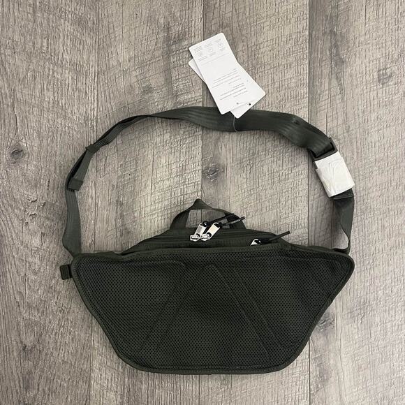 Athleta Excursion Large Waist Pack Crossbody Belt Dark Green - Picture 5 of 6